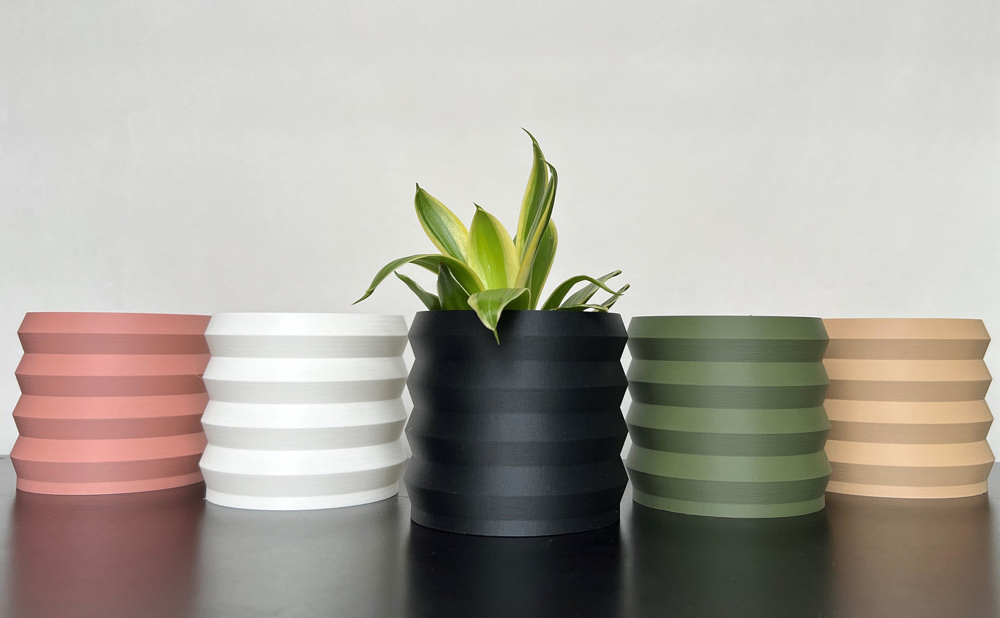 Black Ziggy Planter Pot